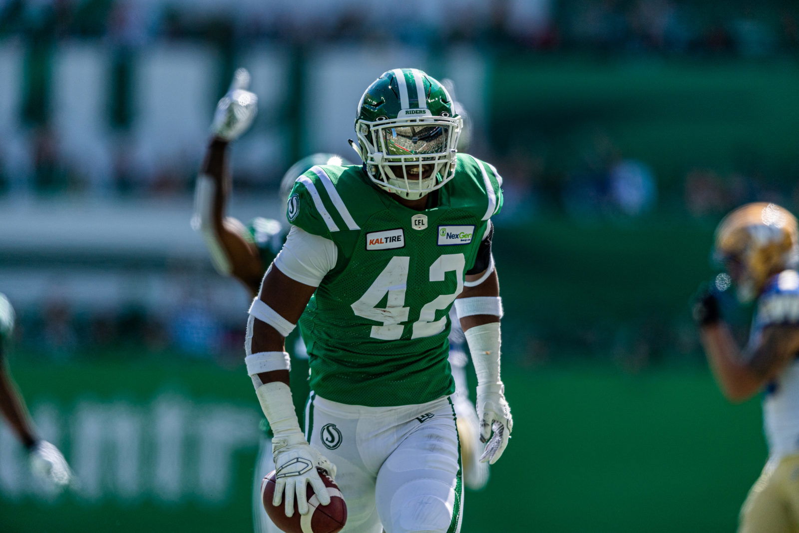 Riders recruited all-star LB Derrick Moncrief but