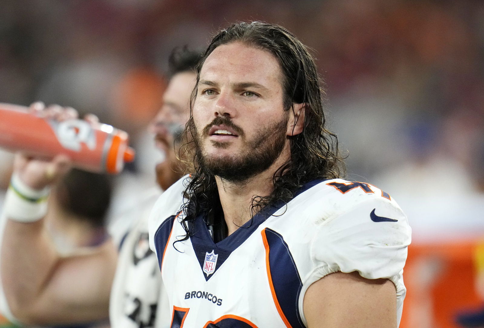 Report: Broncos Starting LB to Miss Time After Breaking Thumb